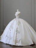 Bonnyshow Unique Ball Gown Strapless White Lace Satin Long Wedding Dresses Brides Dress S3811