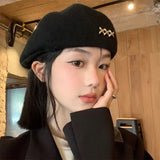 Bonnyshow Korean Woolen Berets for Women British Vintage Metal Label Girls Newsboy Cap Autumn Winter Warm Tweed Painter Caps