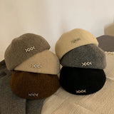 Bonnyshow Korean Woolen Berets for Women British Vintage Metal Label Girls Newsboy Cap Autumn Winter Warm Tweed Painter Caps