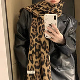 Bonnyshow Winter Leopard Print Warm Scarf Sweet Vintage Scarf Thickened Shawl Warm Neck Fashion Women's Shawls Travel Sunburn Protection