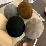 Bonnyshow Korean Woolen Berets for Women British Vintage Metal Label Girls Newsboy Cap Autumn Winter Warm Tweed Painter Caps